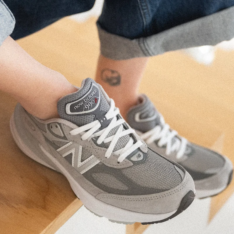 Athletic shoes for gym edge-THE 990 V6 - GREY - SUEDE