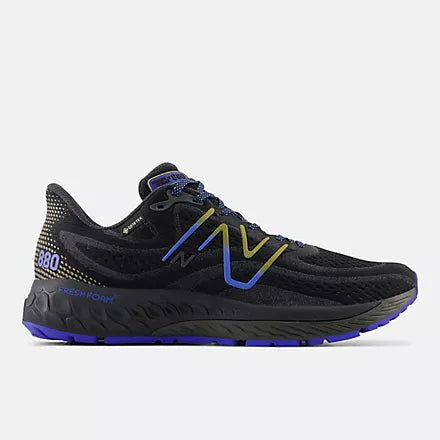 Athletic shoes with bold sole-Men's X 880 V12 GTX