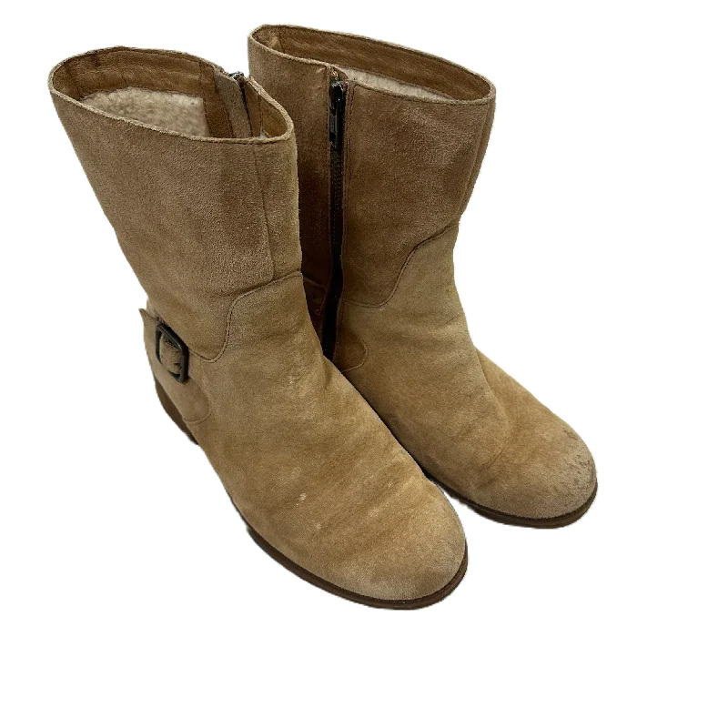 anti-slip rain boots-Boots Designer By Ugg In Tan, Size: 8