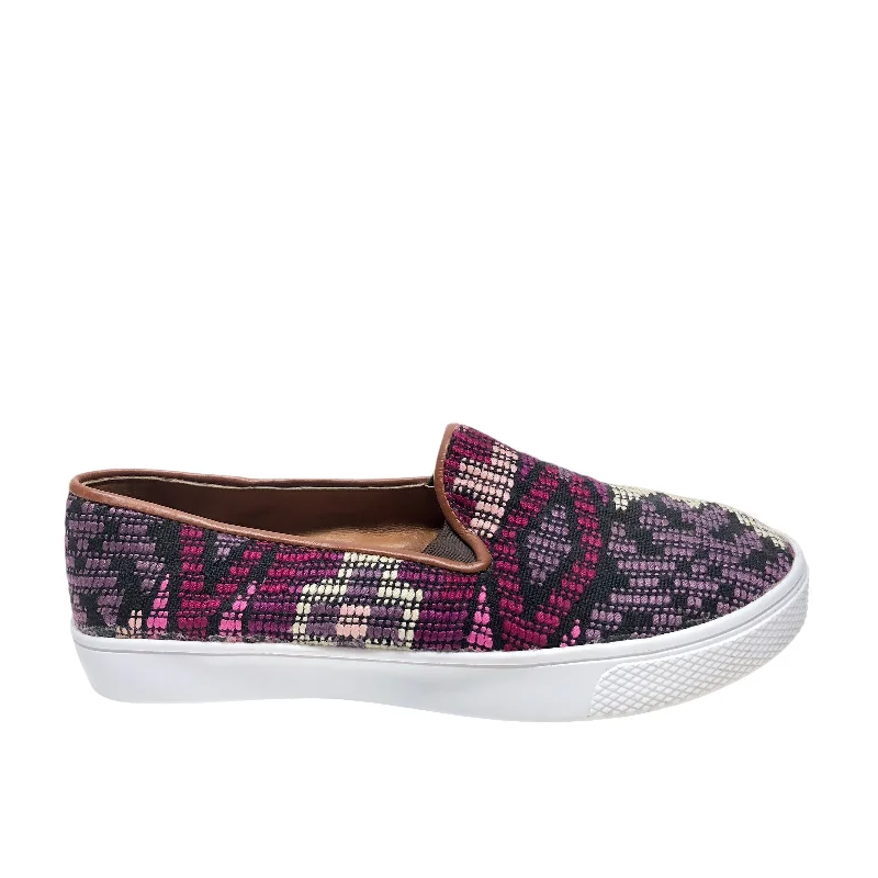 flats near busy areas-Shoes Flats By Clothes Mentor In Pink & Purple, Size: 6