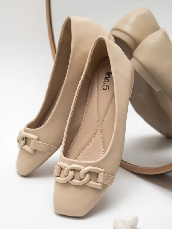 trendy flats for events-Women Beige Solid Buckles Flats Ballerinas