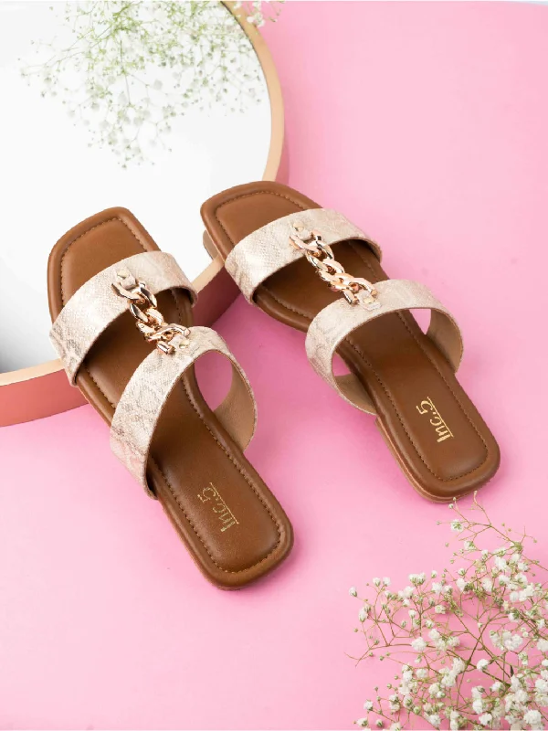 flats with trendy vibes-Womens Beige Casual Solid Square Flats