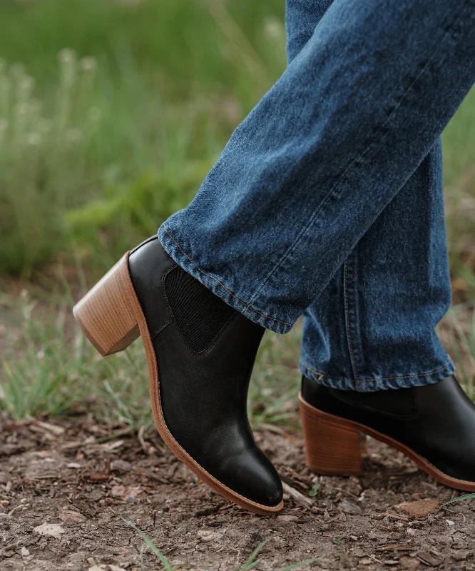 classic cowboy boots-Leather Frankie Chelsea Boot