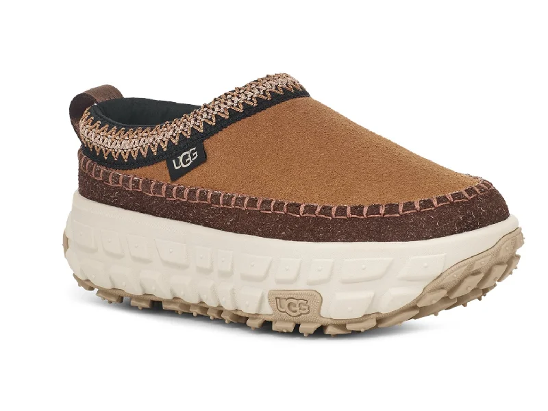 summer ventilated slippers-Ugg: Venture Daze in Chestnut/Ceramic