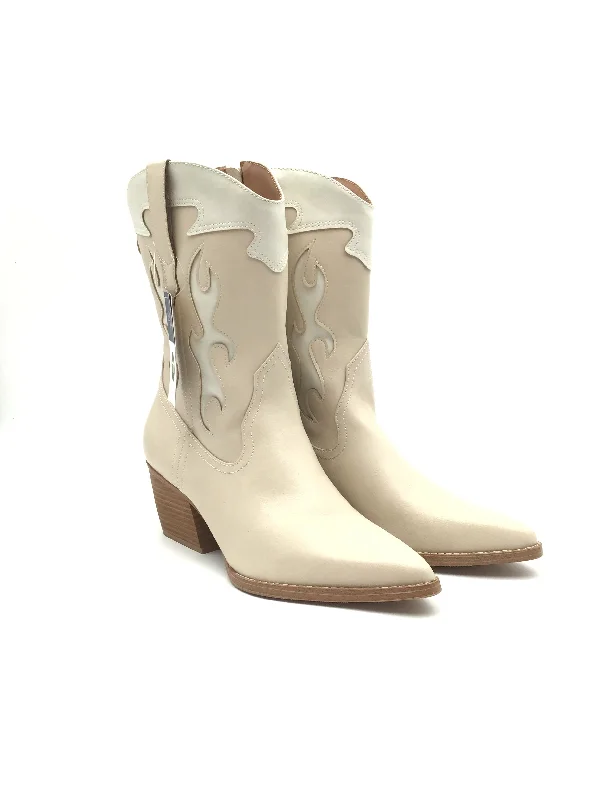 slip-on warm boots-Boots Western By Universal Thread In Cream, Size: 11