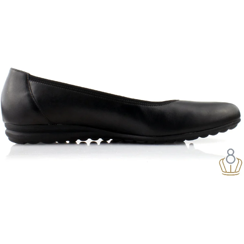 modern flats with gym-Splash Black Leather