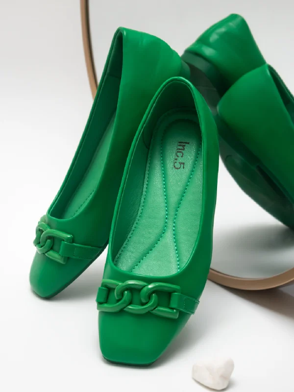 how to redesign flats-Women Green Solid Buckles Flats Ballerinas